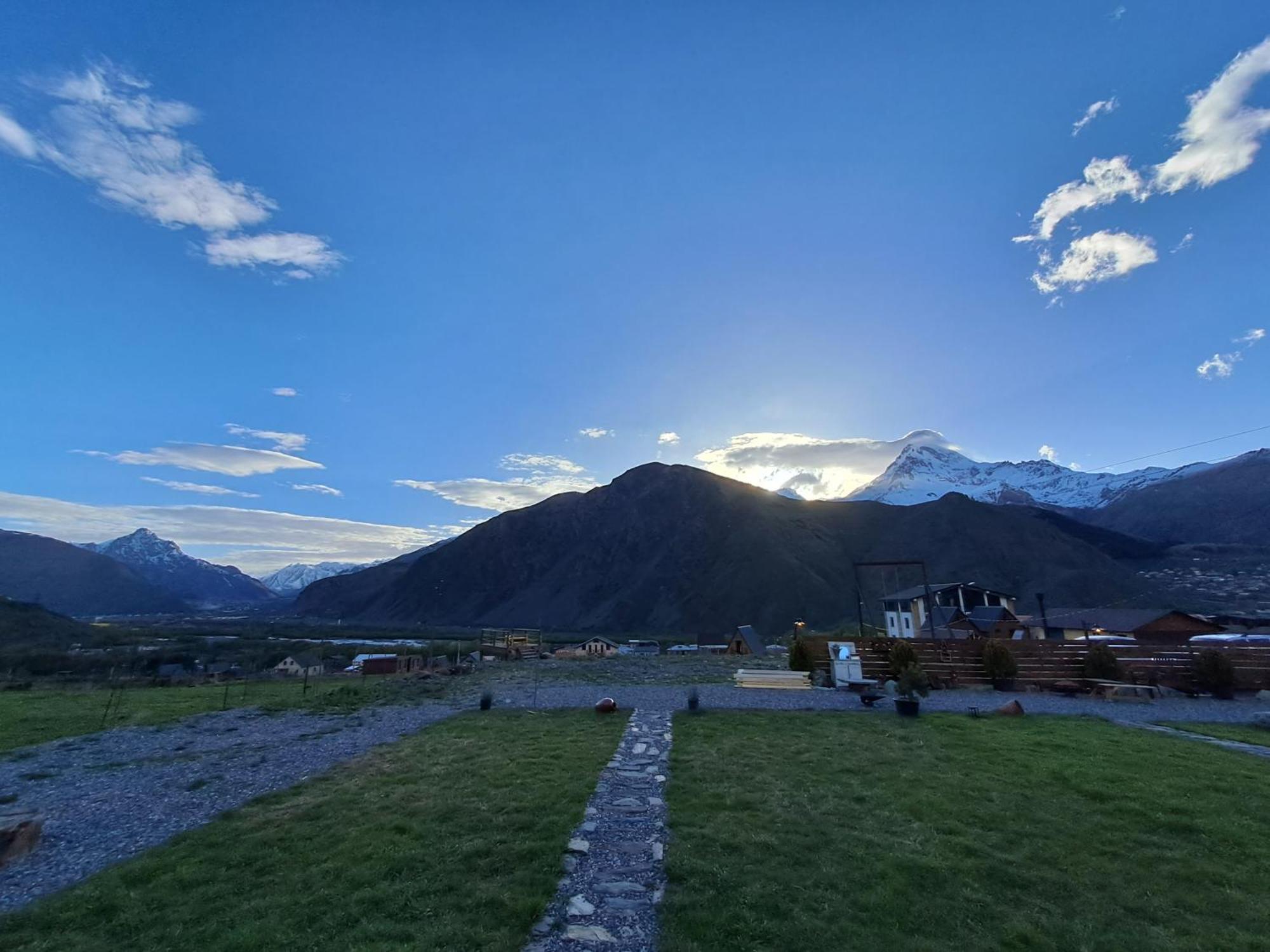 Kazbegi Spa Resort Cottages Buitenkant foto